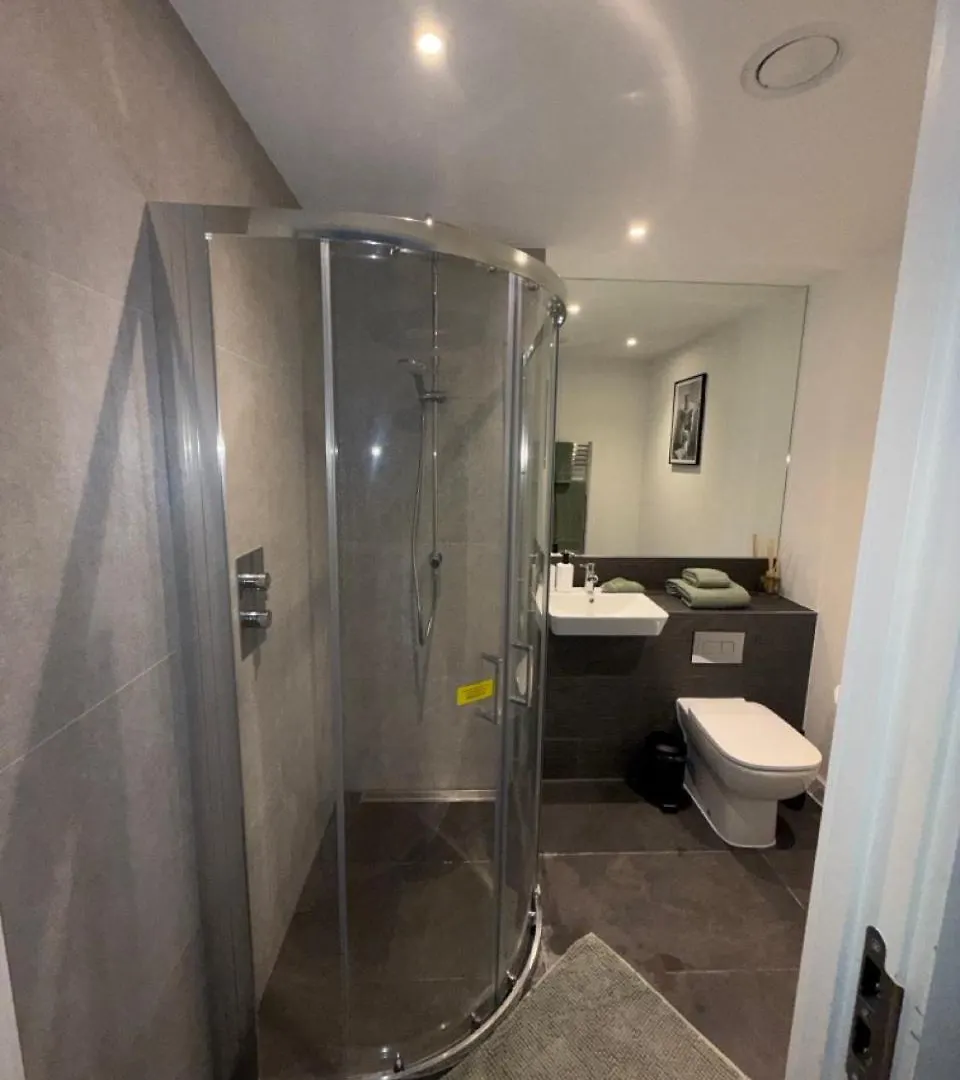 Sky Studio Near O2, Olympic Stadium Canary Wharf London Apartment