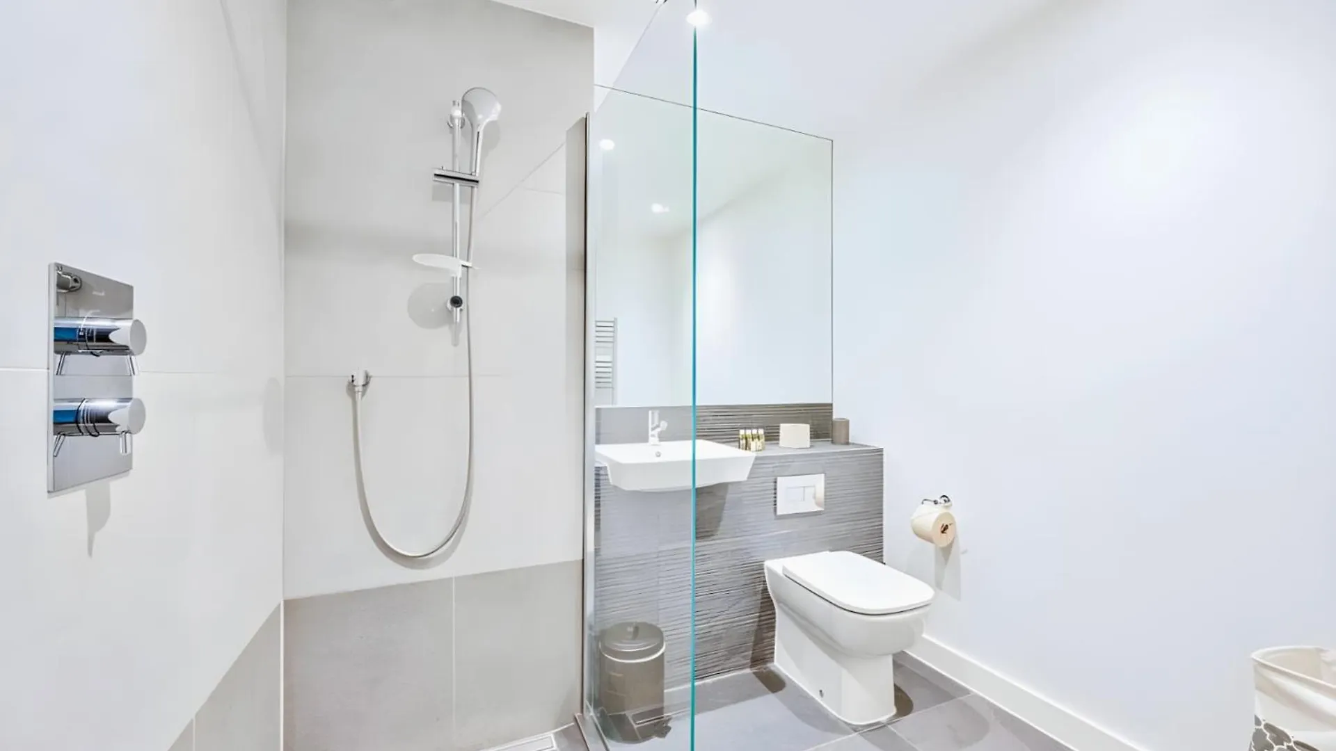 Sky Studio Near O2, Olympic Stadium Canary Wharf London Apartment